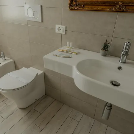 Scaletta - Stanze Con Bagno Privato E Wifi A Pochi Passi Dal Duomo