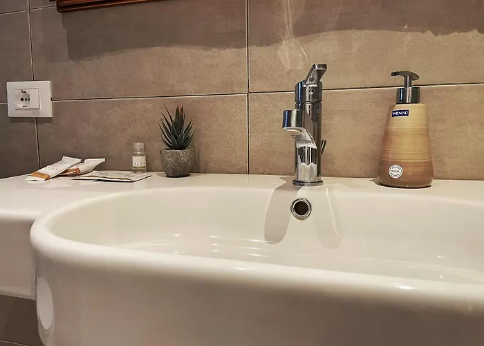 Scaletta - Stanze Con Bagno Privato E Wifi A Pochi Passi Dal Duomo Pensionat Mirandola