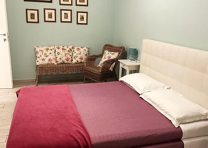 Scaletta - Stanze Con Bagno Privato E Wifi A Pochi Passi Dal Duomo 3* Mirandola