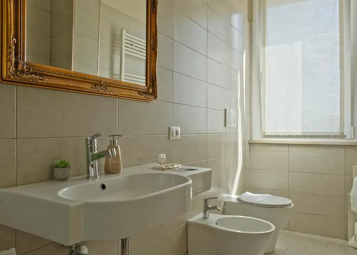 Scaletta - Stanze Con Bagno Privato E Wifi A Pochi Passi Dal Duomo 3* Mirandola